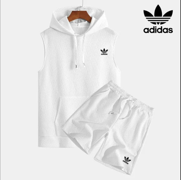 аⅾіⅾаѕ – Nuovo completo a righe