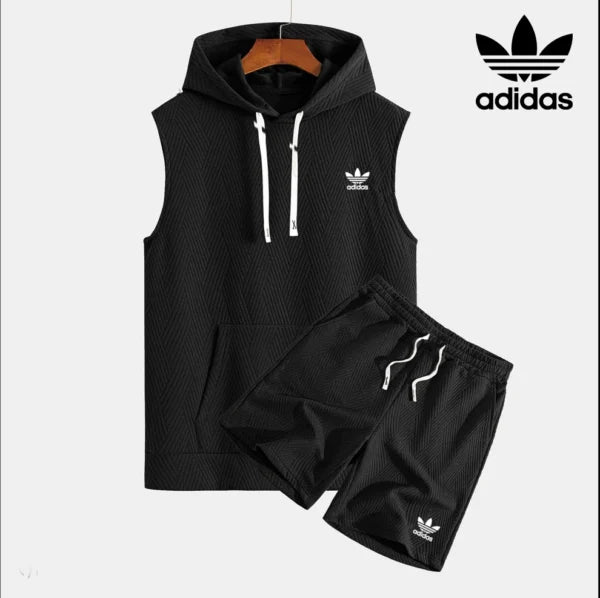 аⅾіⅾаѕ – Nuovo completo a righe